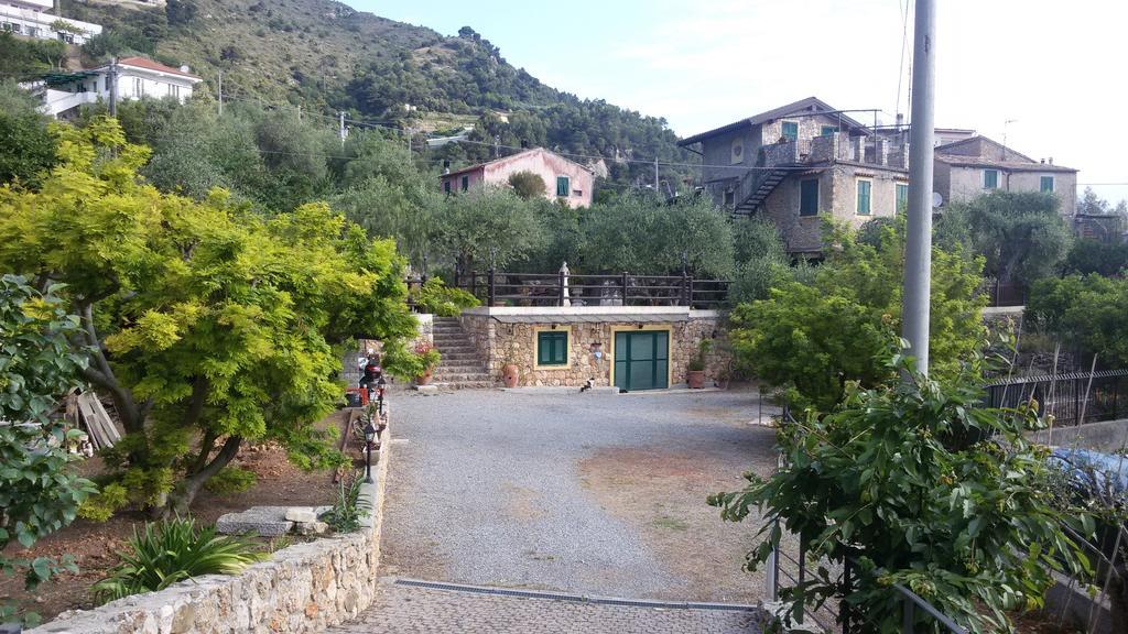 Locanda Dei Boi Vintimille Extérieur photo
