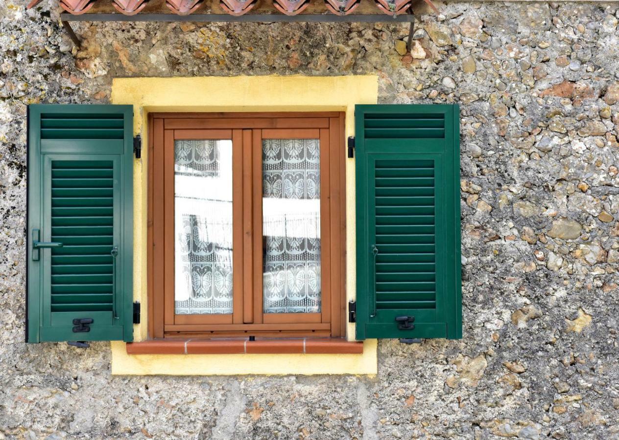 Locanda Dei Boi Vintimille Extérieur photo