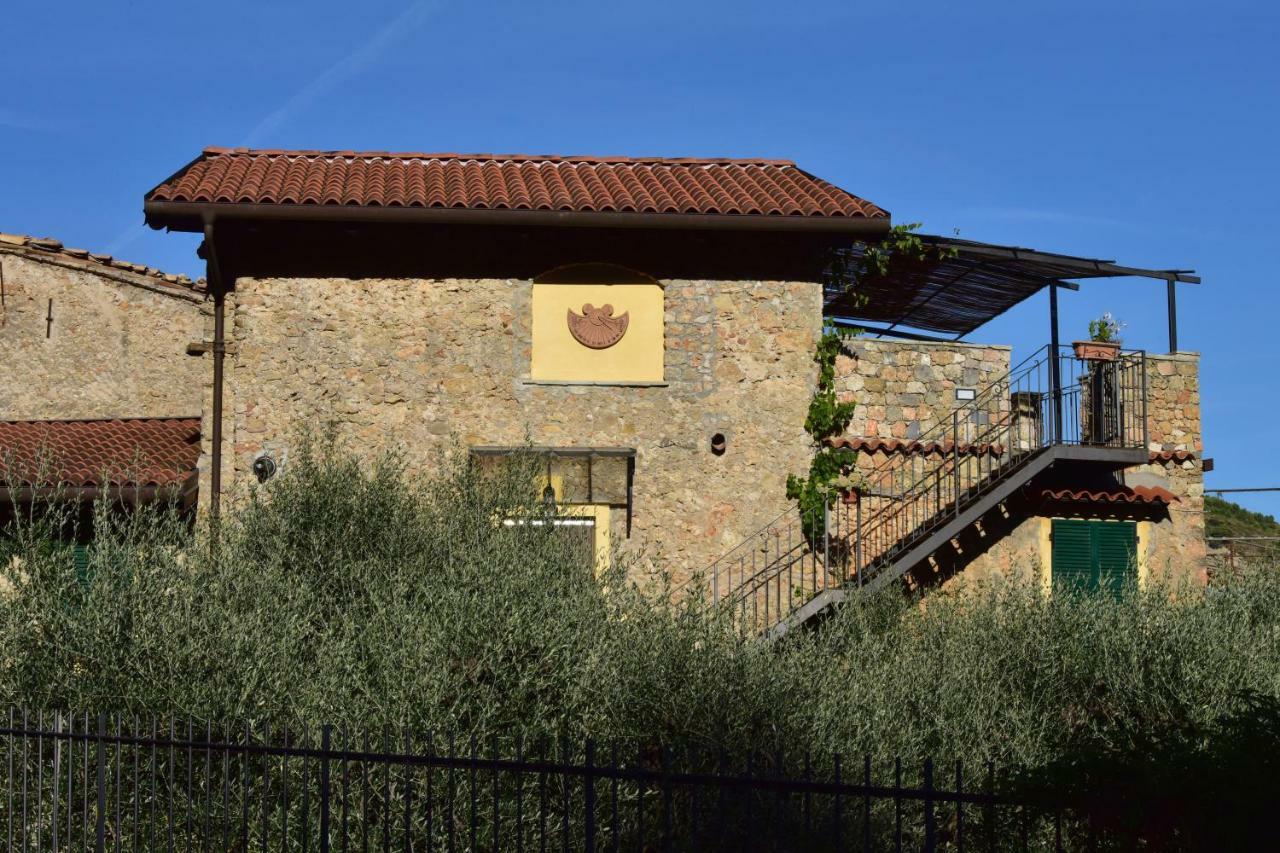 Locanda Dei Boi Vintimille Extérieur photo