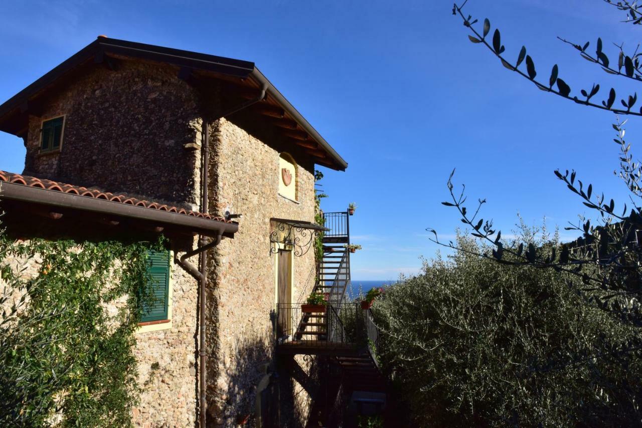 Locanda Dei Boi Vintimille Extérieur photo